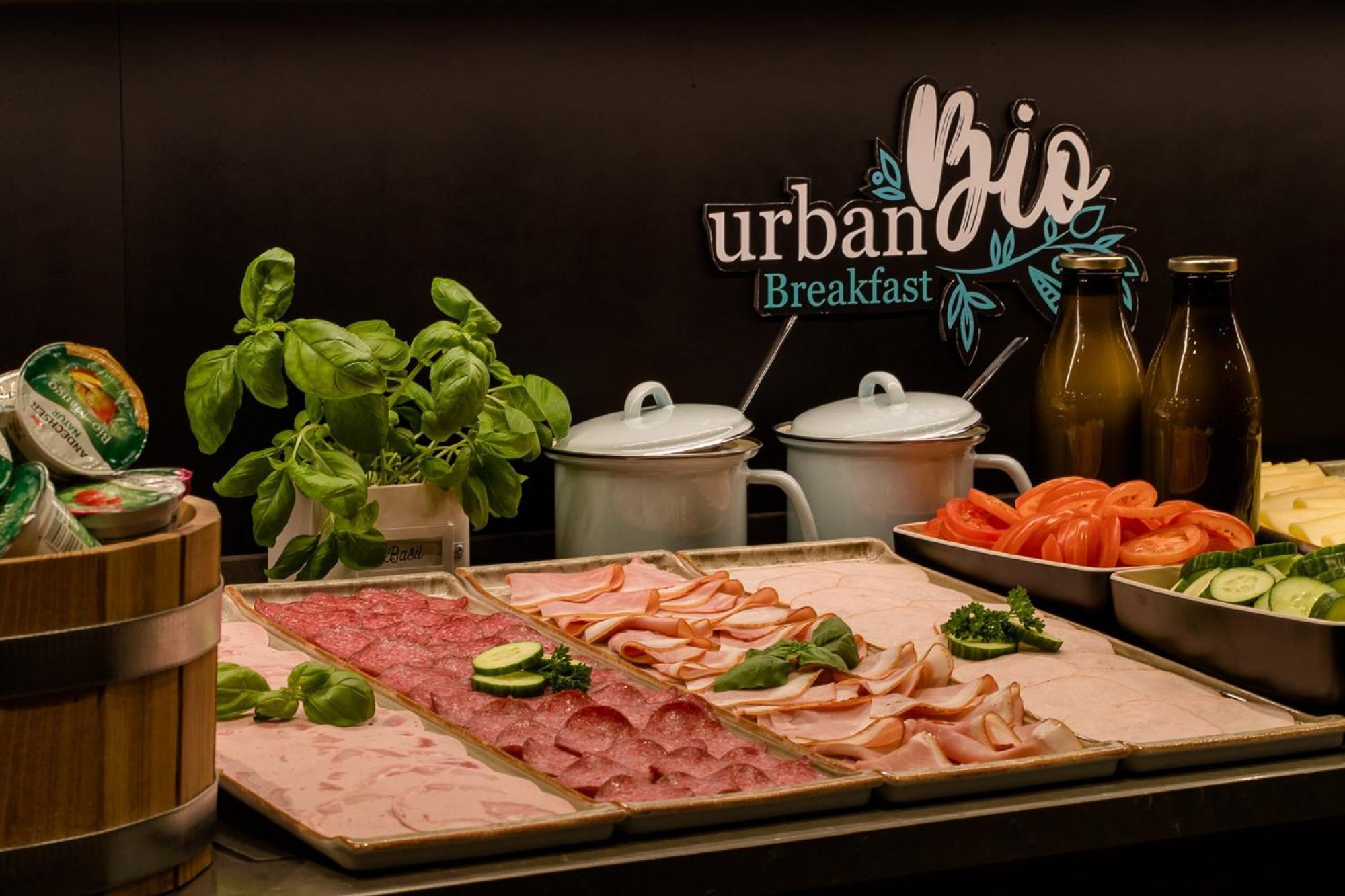 Motel One Berlin-Hackescher Markt ภายนอก รูปภาพ
