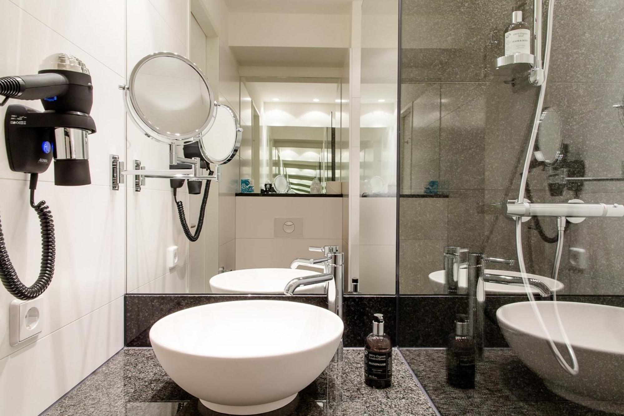 Motel One Berlin-Hackescher Markt ภายนอก รูปภาพ